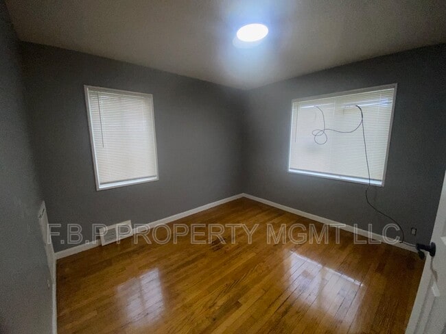 Building Photo - 7600 Pierson St