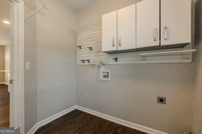 Building Photo - 120 Rosebay Ln