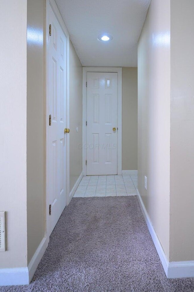 Building Photo - 961 Philadelphia Dr