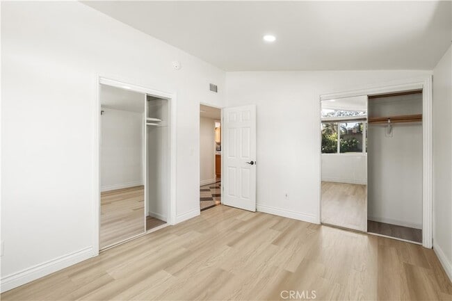 Building Photo - 7957 Sale Ave