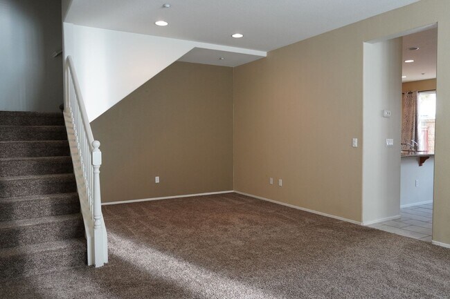 Building Photo - 27544 Papillion St