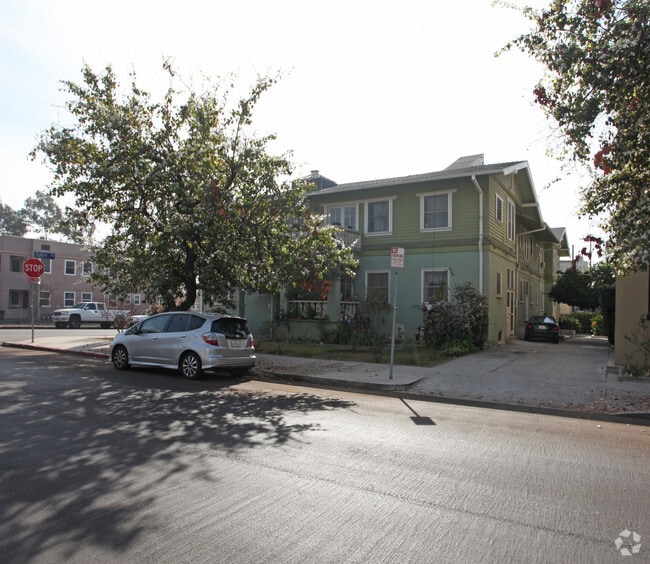 Building Photo - 4600 Kingswell Ave