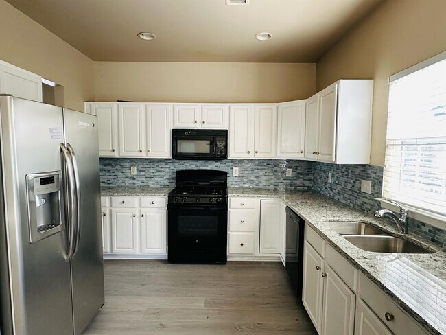 Building Photo - 9452 Willow Tree Ln