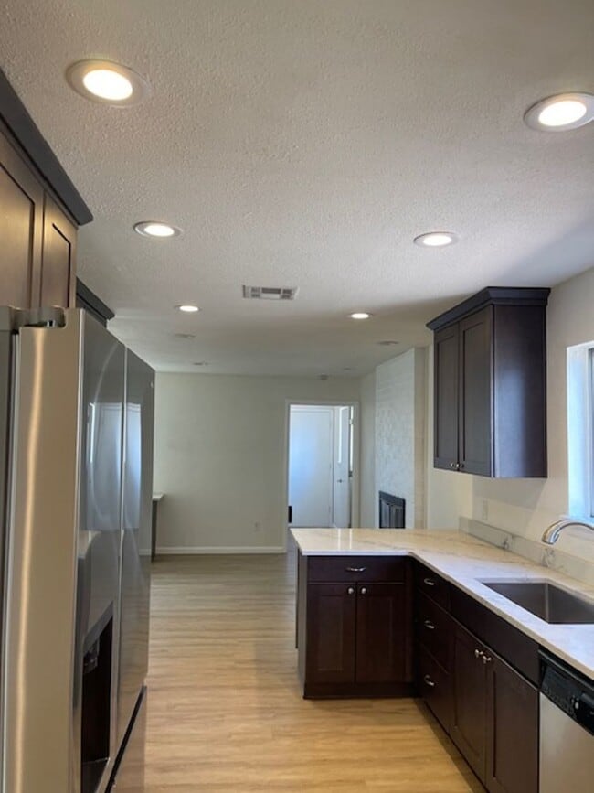 Building Photo - 2735 Ardis Dr