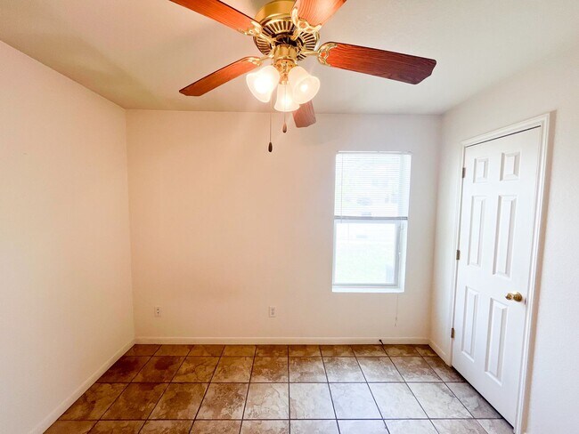 Building Photo - 3807 Wind Ct