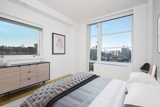 Building Photo - 331 E Houston St