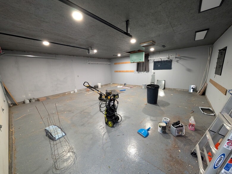 Building Photo - 4047 Mogadore Rd