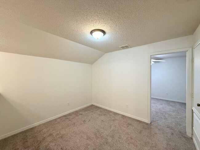 Building Photo - Nice 4/2 Two-Story Home in Seminole County...