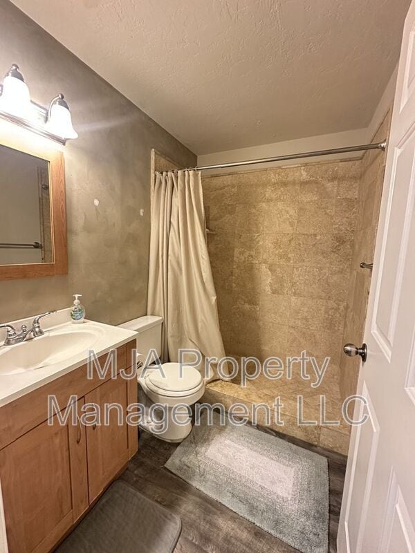 Building Photo - 4207 Pilgrim Cir W