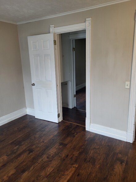 Building Photo - 138 Caroline Ave