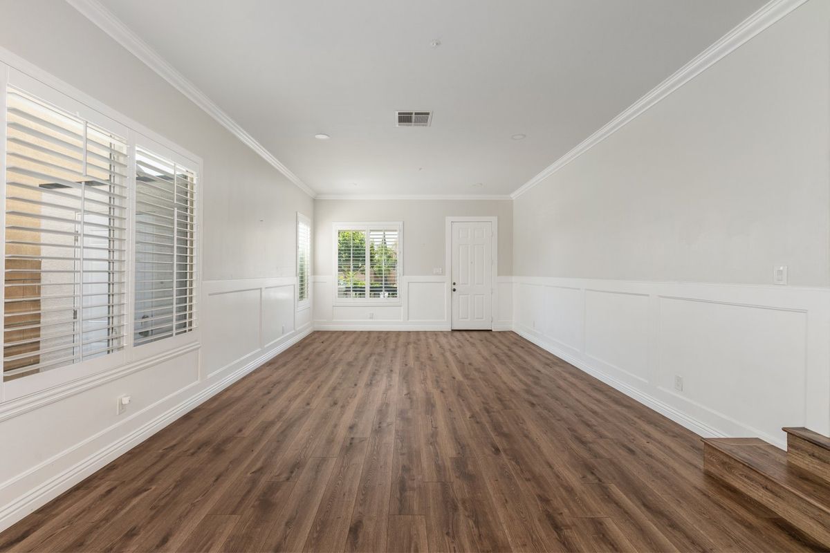 Building Photo - 15736 Home Ct