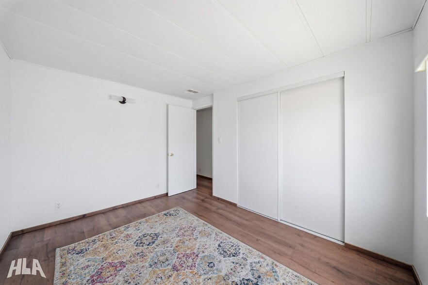 Building Photo - 10584 E Amber Dr