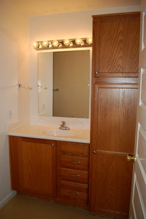 Building Photo - Modern 4 Bed 5 Bath Near UofA – Private Baths & Off-Street Parking