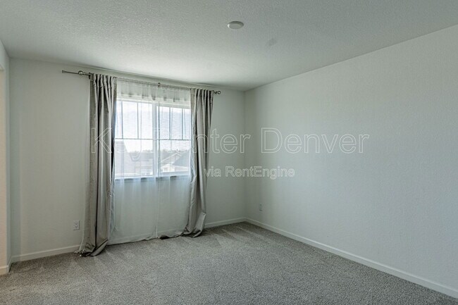 Building Photo - 5415 W 97th Ave