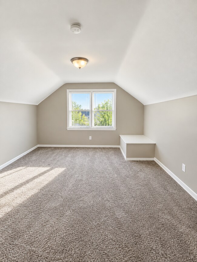 Building Photo - 17712 Lenore Ave