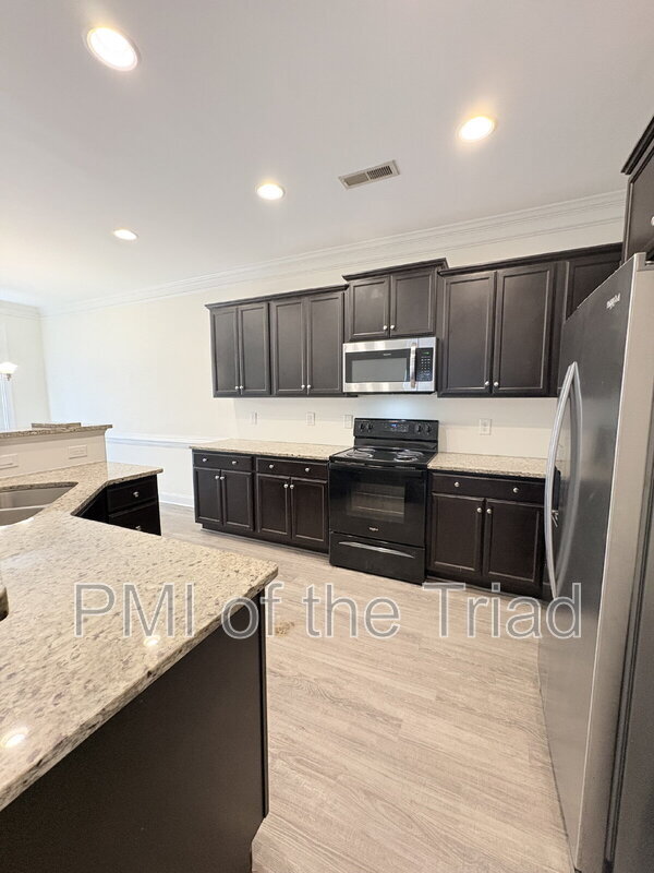 Building Photo - 2974 York Pl Dr NE