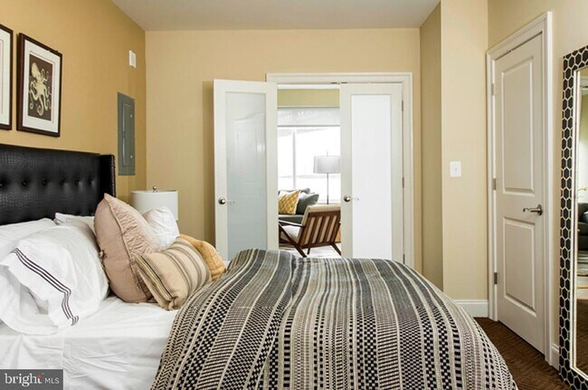 Building Photo - 235 N Christopher Columbus Blvd