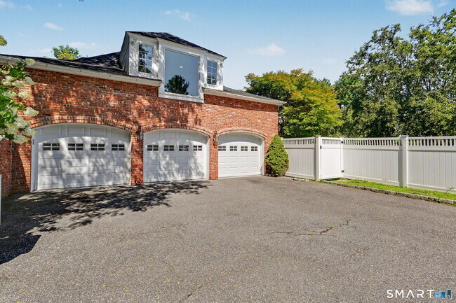 Building Photo - 206 Dudley Rd