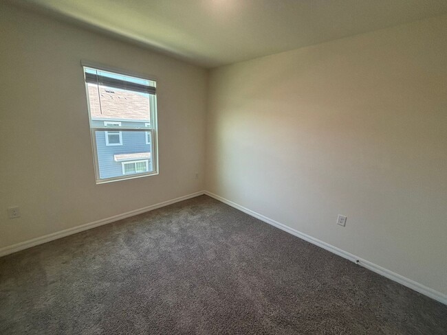 Building Photo - 3/2 Townhouse, Great Location
