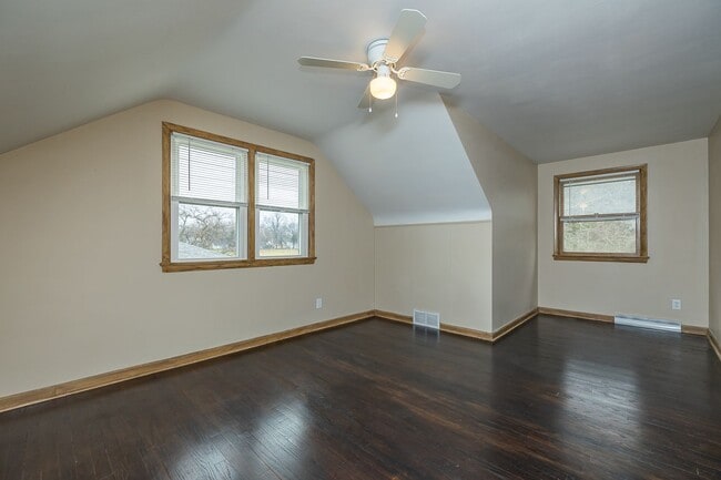 Building Photo - Newly Renovated - Spacious 4 Bedroom - 2 B...