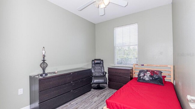 Building Photo - 9905 Serona Blf Wy