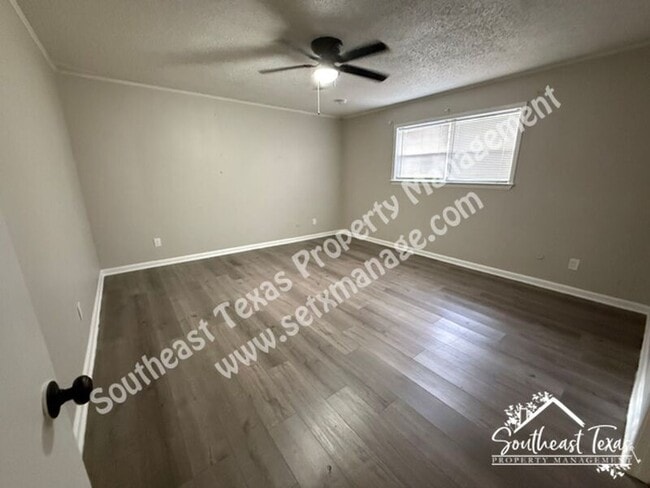 Building Photo - 445 N 18th St