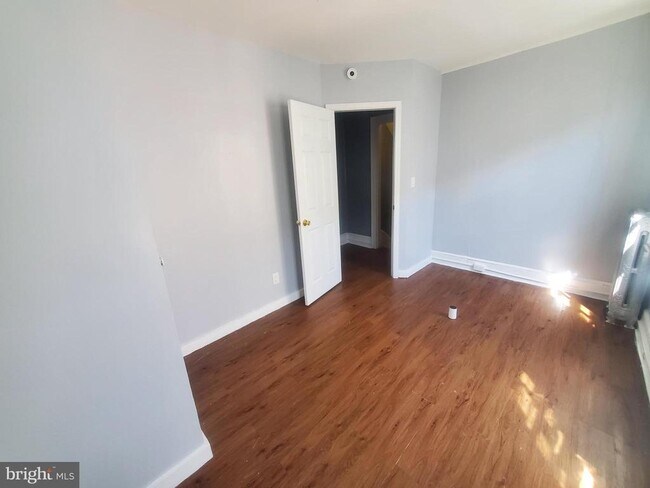 Building Photo - 608 N 10th St