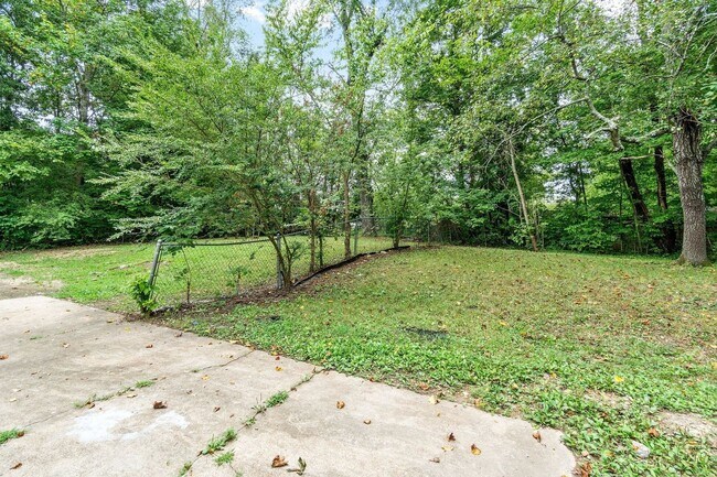 Building Photo - 706 Britton Springs Rd