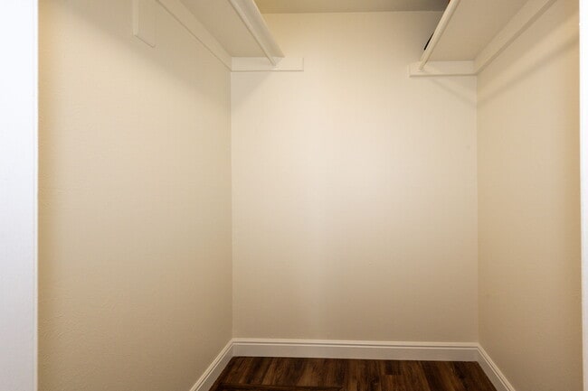 Building Photo - 17004 E Tennessee Dr