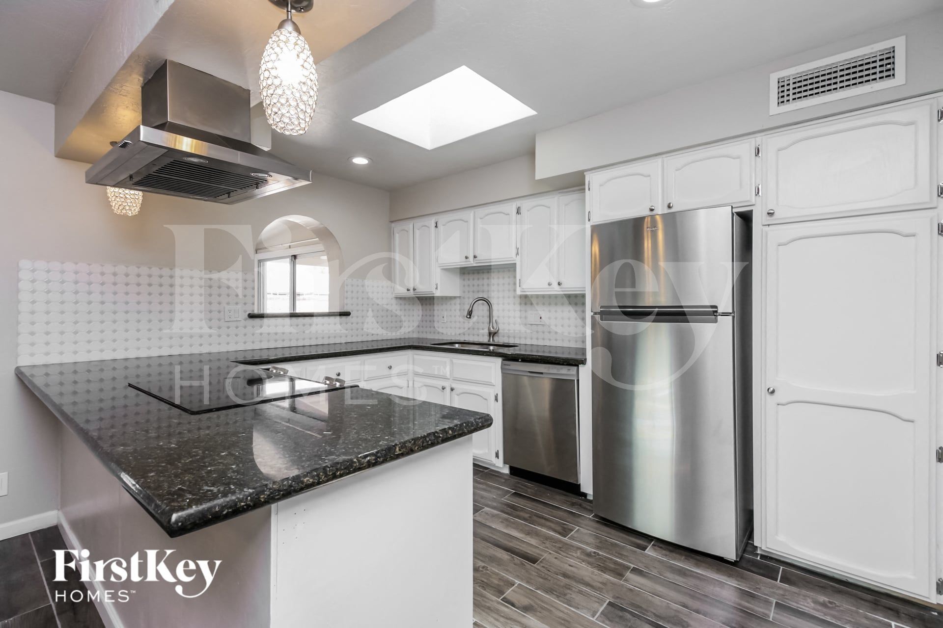 Building Photo - 1707 S Hardy Dr