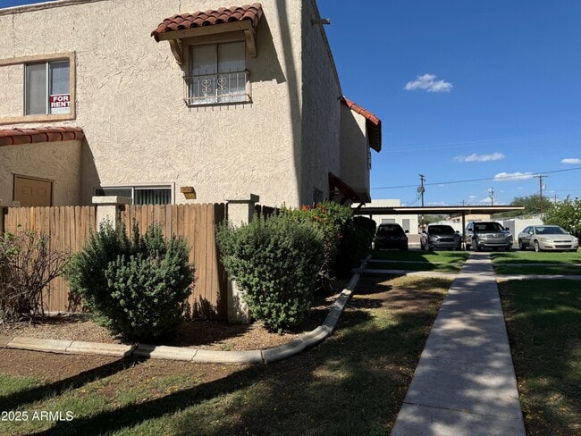 Building Photo - 8861 N 12th Pl