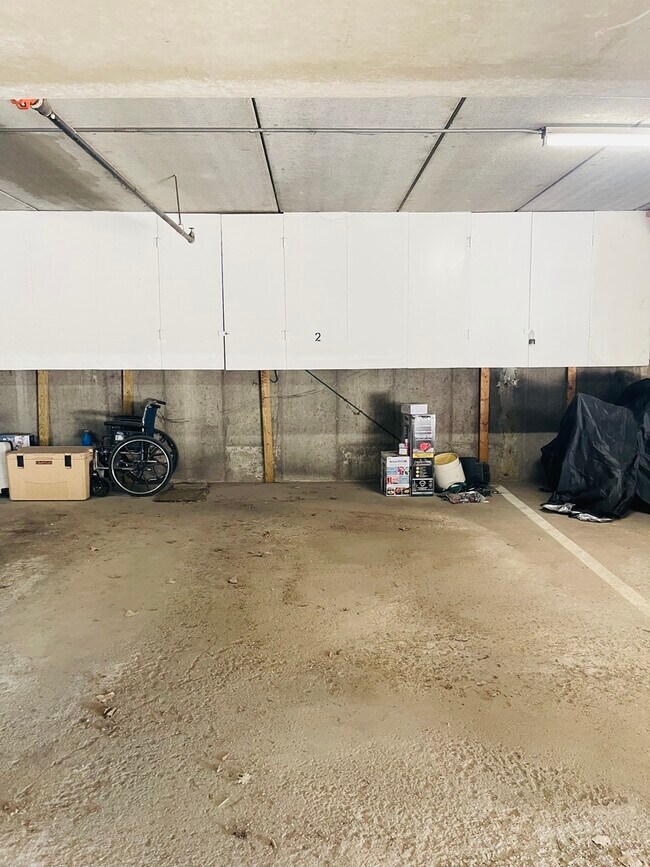 Building Photo - 600 W Russell St