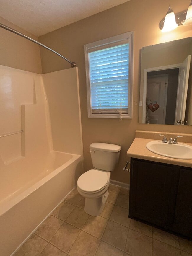 Building Photo - Charming 3 Bed Raeford Home with Fenced Yard