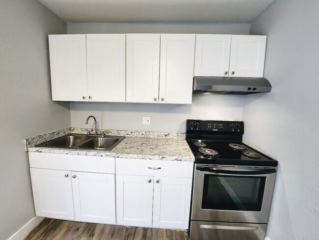 Building Photo - 1309 W Taylor St