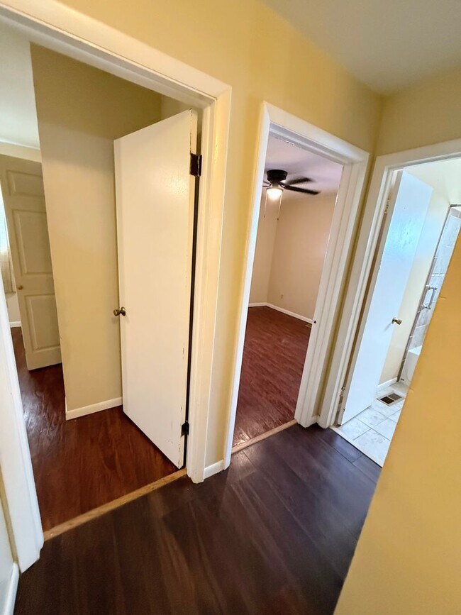 Building Photo - Well-maintained 3-bedroom, 1-bath home in Cleveland