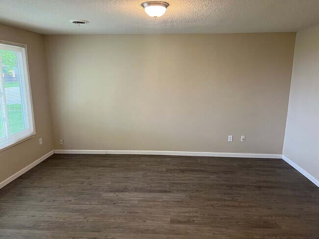 Building Photo - 2608 Dale Dr