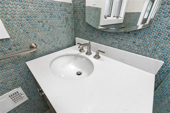 Building Photo - 3302 Wynn Dr