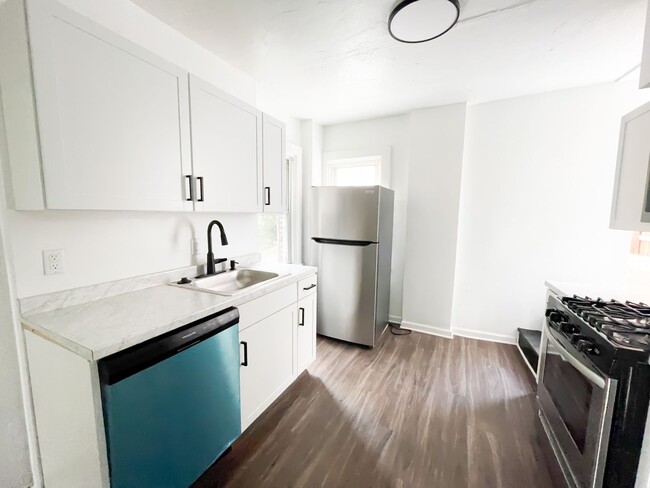 Building Photo - 129 Fitler St