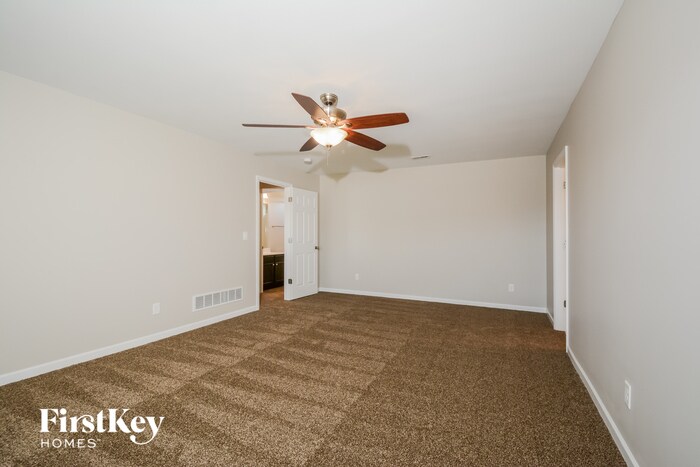 Building Photo - 121 Siena Dr