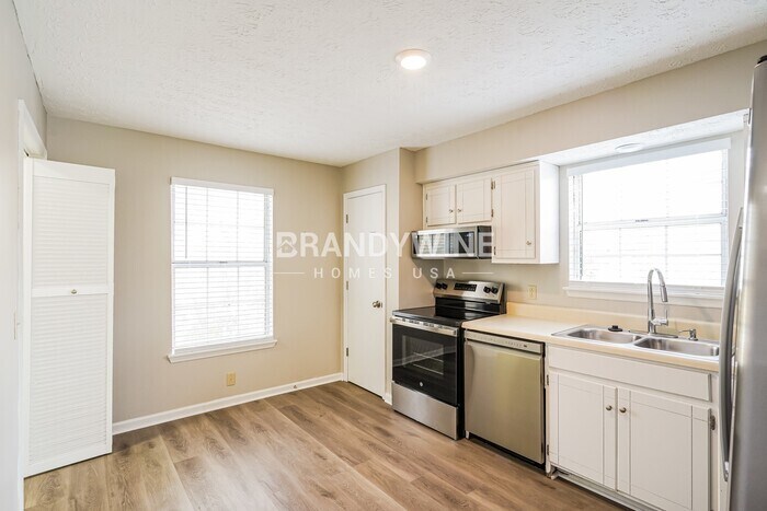 Building Photo - 924 Ilawood Dr