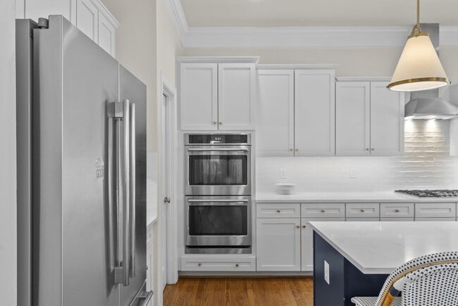 Building Photo - 4039 Cray Dr