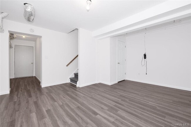 Building Photo - 41 S Moger Ave