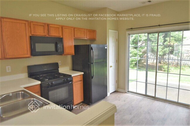 Building Photo - 1609 Heyford Cir NW