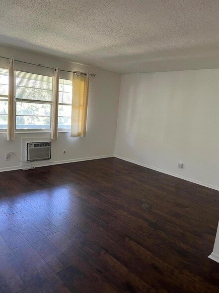 Building Photo - 63 Easthampton C