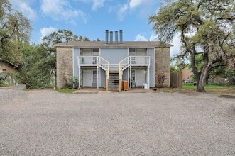 Building Photo - 500 Algerita Dr