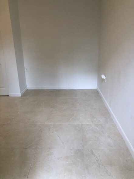 Building Photo - 3082 Mary St