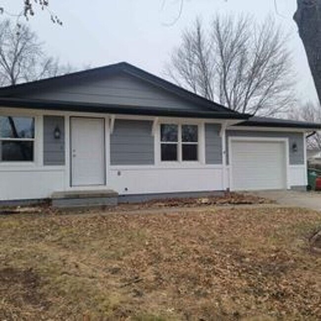 Building Photo - Norwalk 3 BDRM