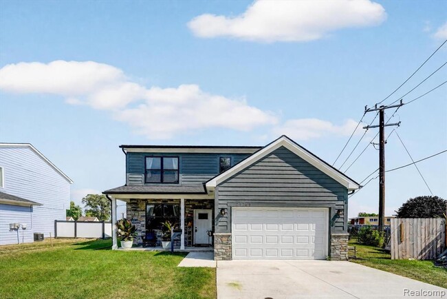 Building Photo - 25760 Groveland St
