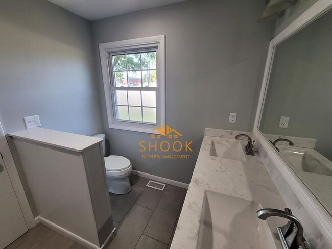 Building Photo - TURN KEY 3 BEDROOM HOME