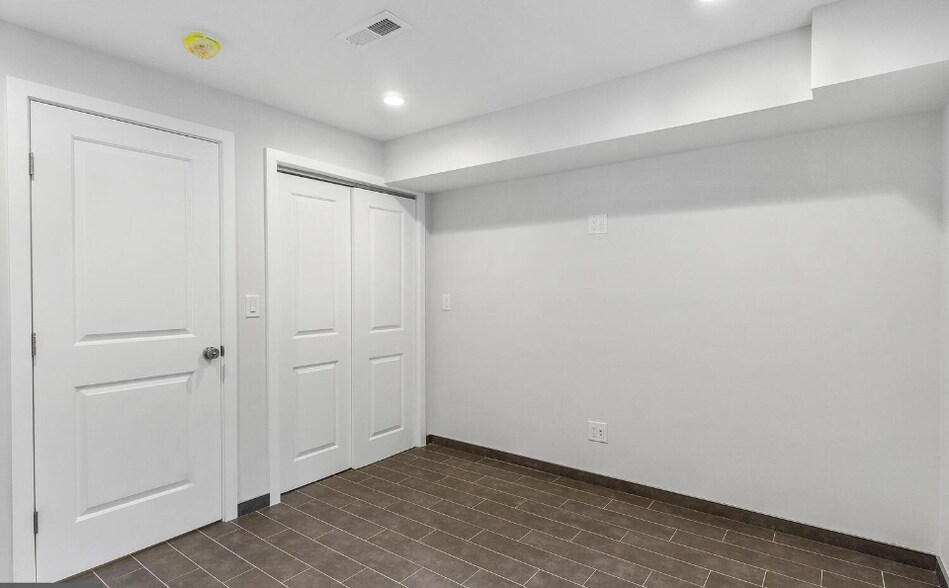 Building Photo - 1510 N Myrtlewood St